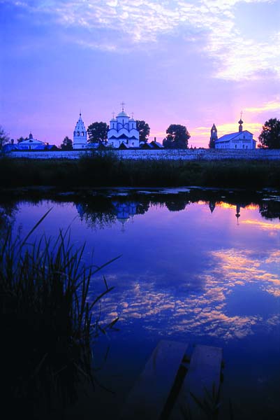 Вид на Покровский монастырь. Суздаль. / Pokrovsky monastery. Suzdal.